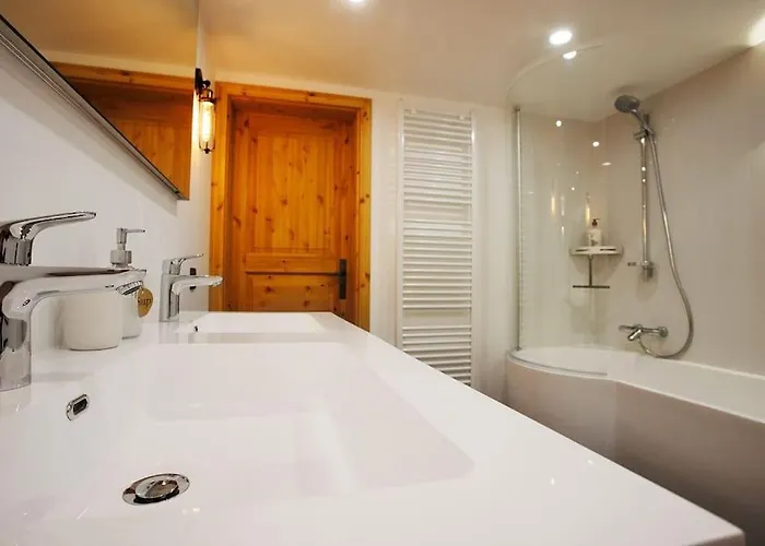 Petillant Aux 3 Etangs Avec Spa, Sauna Et Veranda *